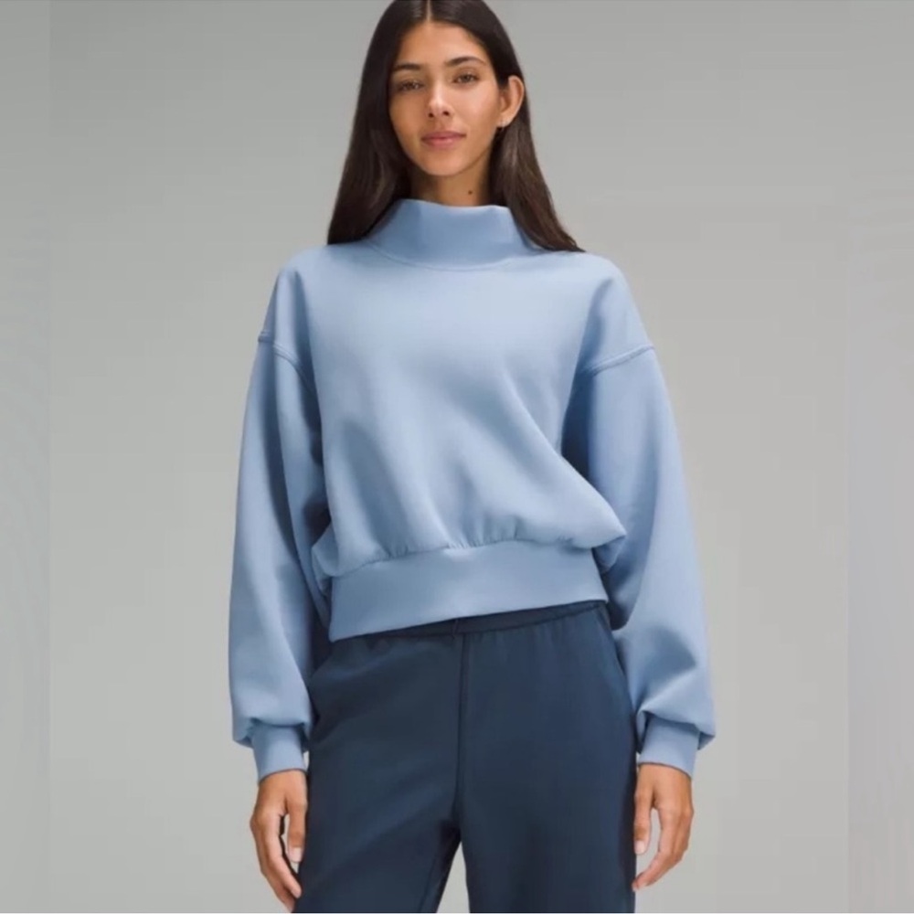 Lululemon Full Flourish pullover- chambray